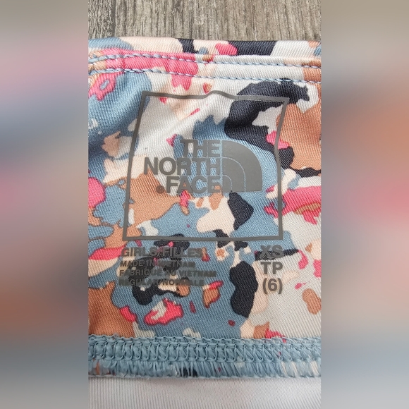 The North Face Kids "On Mountaun" Multicolor Floral Leggings-Size 6 - Picture 5 of 6